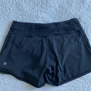 Lululemon Speed Up Mid-Rise Lined Short 4"